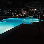 House First Line Of The Sea בית נופש