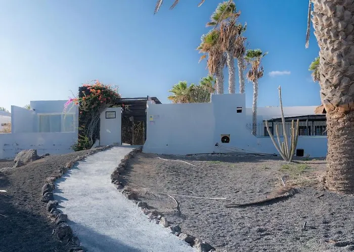 House First Line Of The Sea Nyaraló