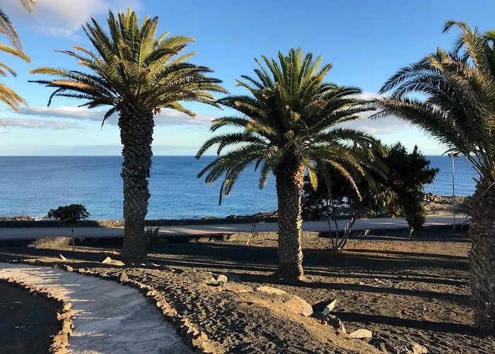 House First Line Of The Sea Nyaraló *